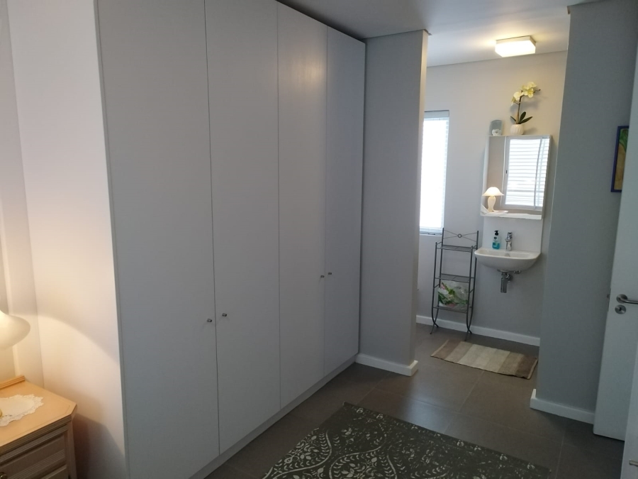 To Let 3 Bedroom Property for Rent in Somerset Lakes Western Cape